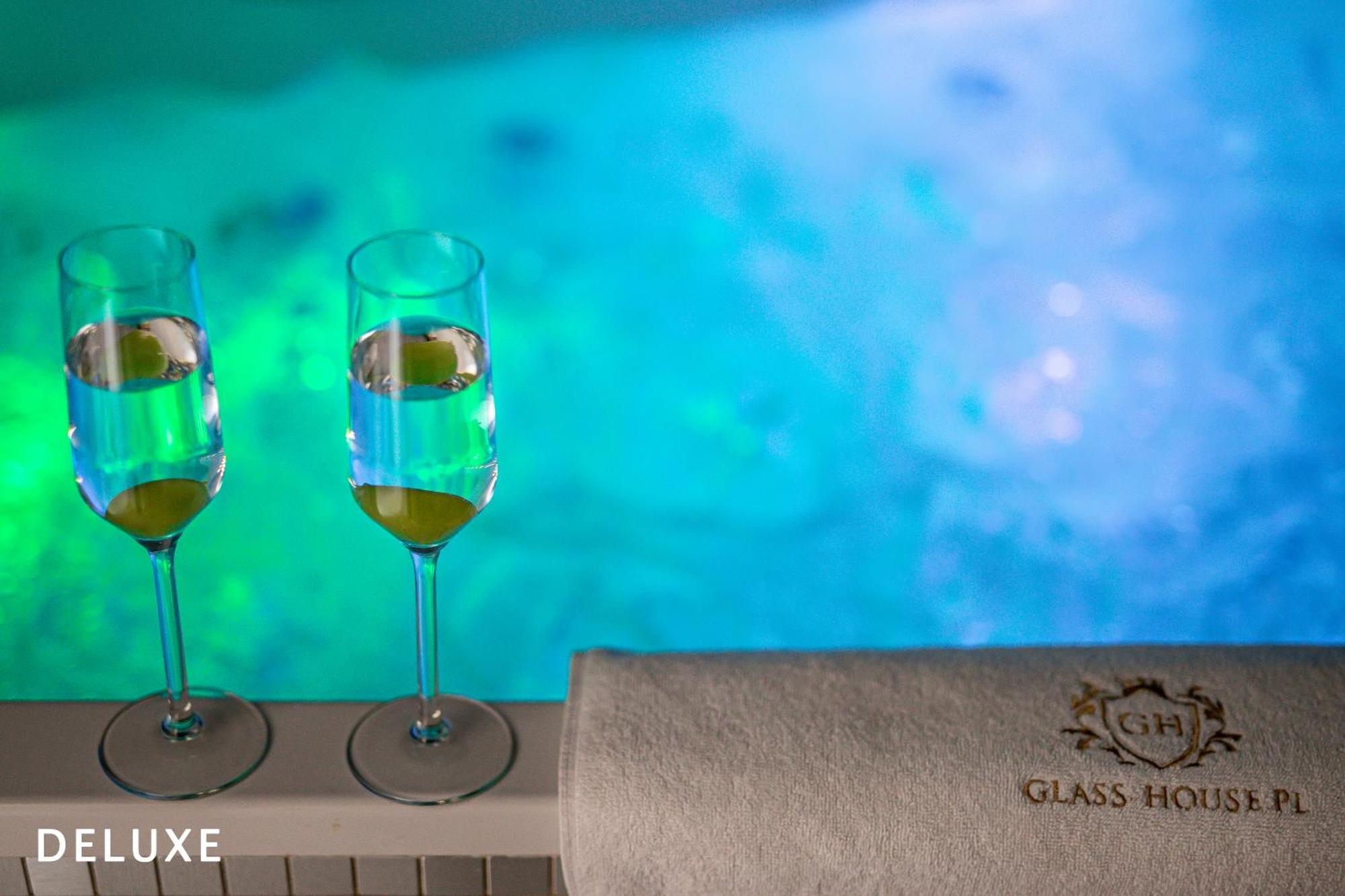 Jacuzzi Glass-House Central Station — Photos 1